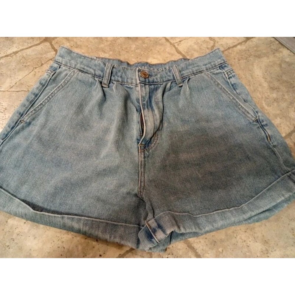 American Eagle ladies size 6 denim shorts